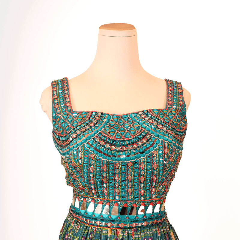 Bridal Lehengas, Saree Blouses, and Wedding Dress Alterations in Guelph: All at Gunit’s Boutique